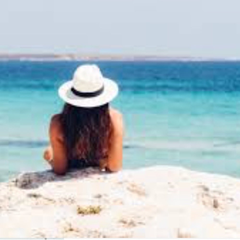 Meet your Posher, Moni